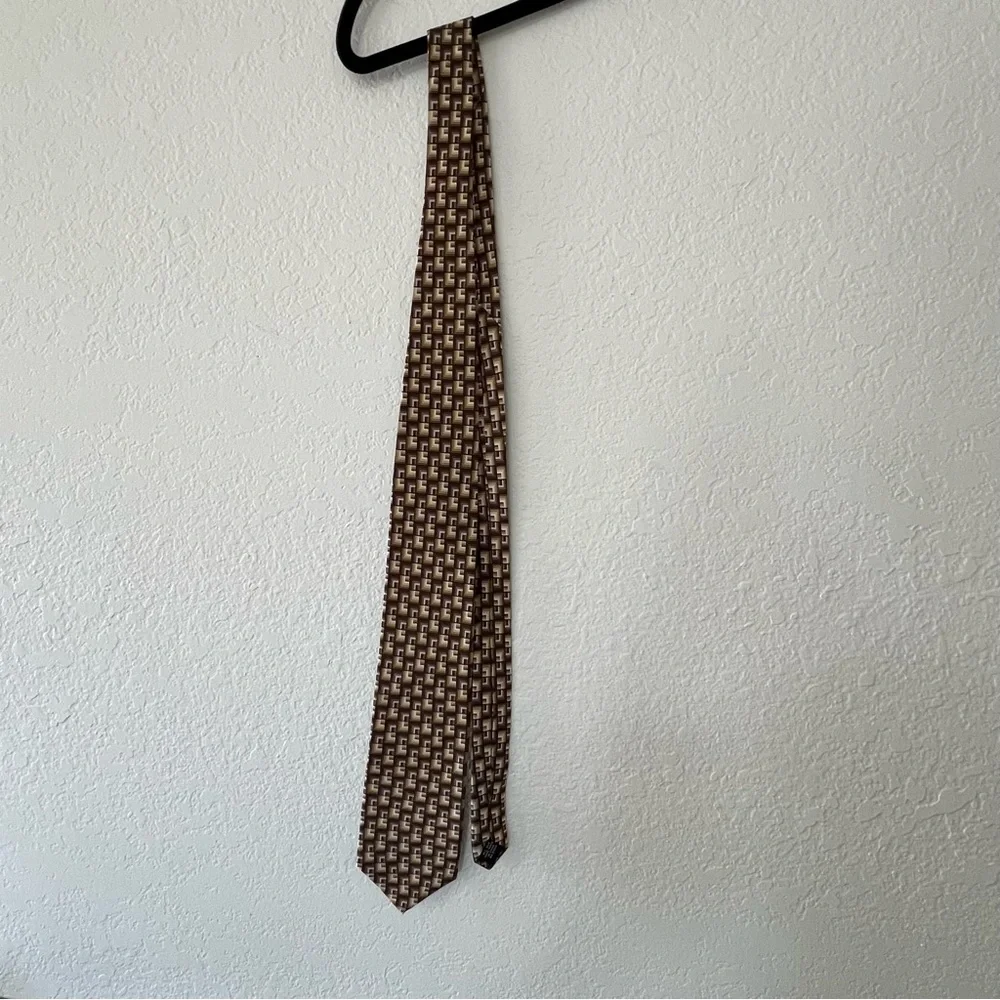 Ferucci All Silk Hand Made Formal Classic Necktie Neck Tie Tan Geometric Pattern